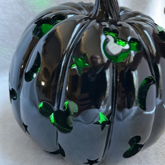 NEW 🎃 Mickey Pumpkin Decor with Color Changing LED Lights Black - Picture 3 of 10